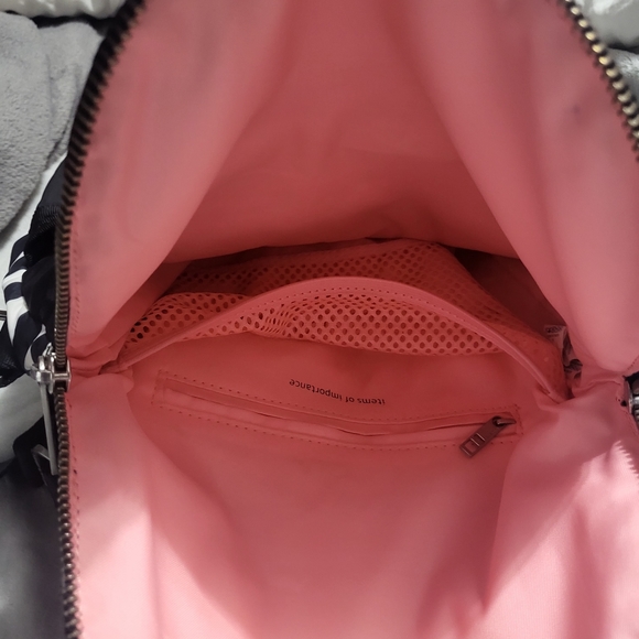 Lululemon Festival Bag in Apex - Picture 17 of 17